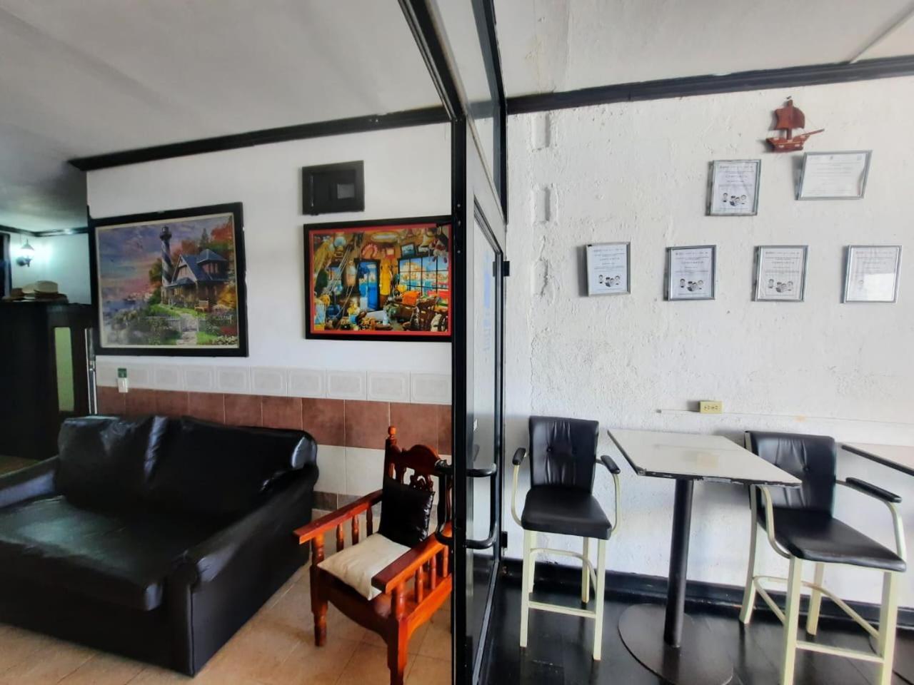 Hotel Garcias Suites, Linares Exterior foto